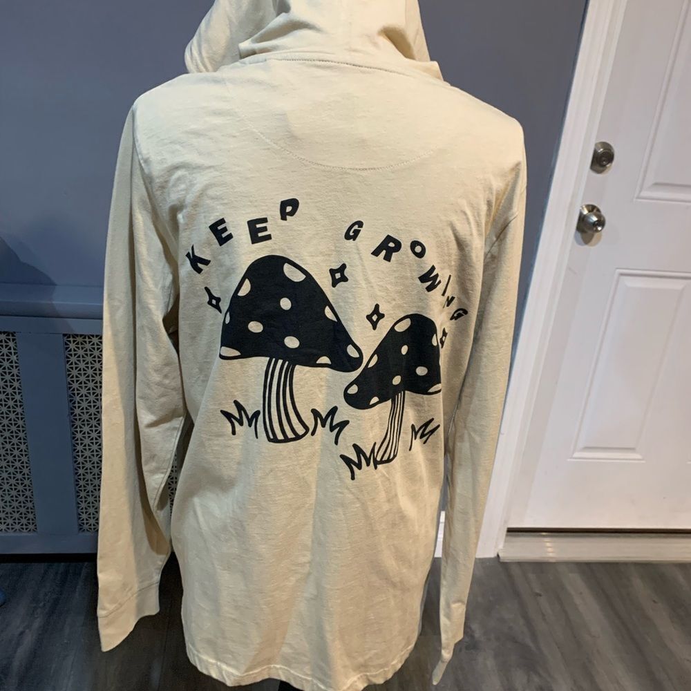 Beige / Tab Hoodie with Mushroom Print
